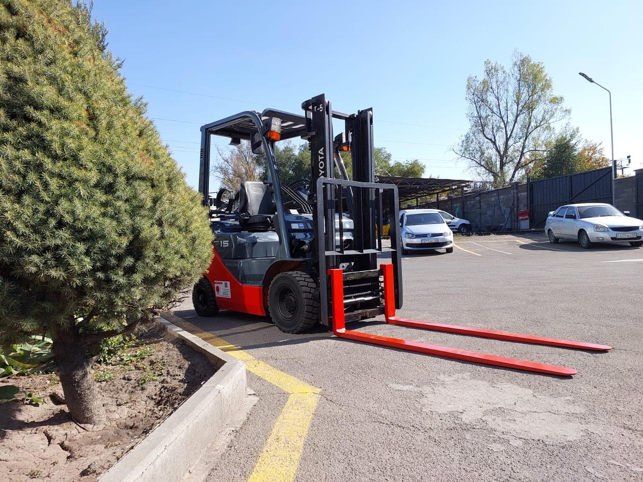 Вилочный погрузчик Toyota 8FG15