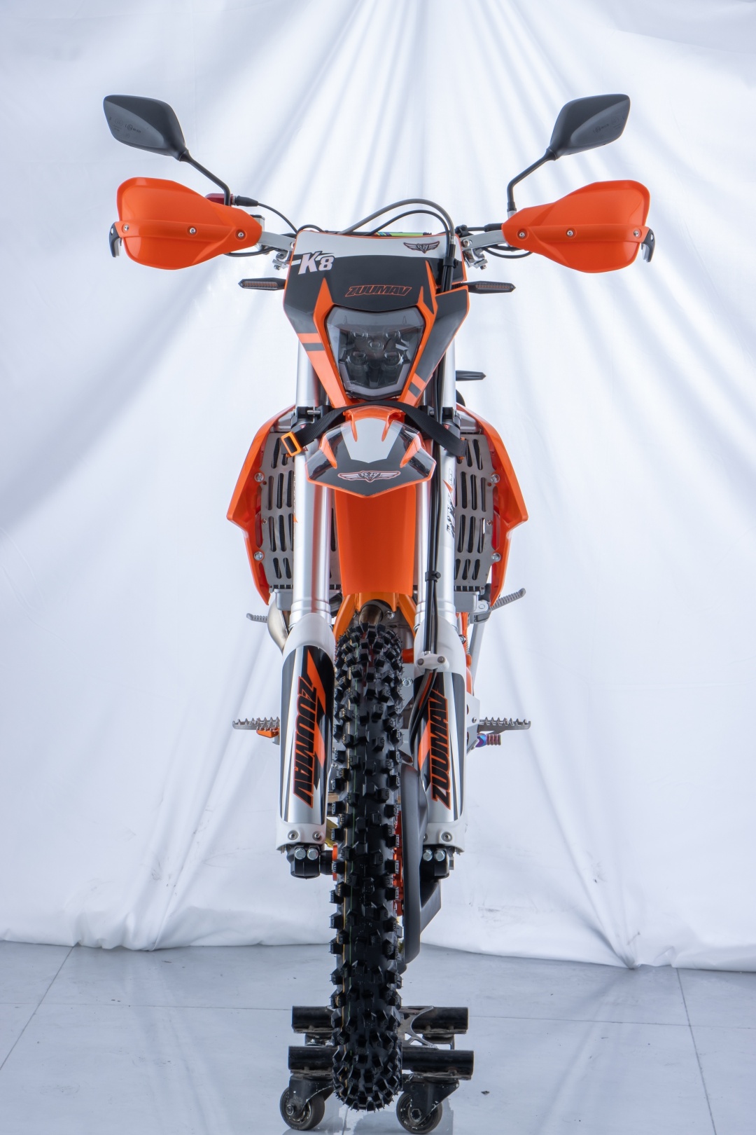 Мотоцикл ZUUMAV K8-NC300SR черный, белый, оранжевый