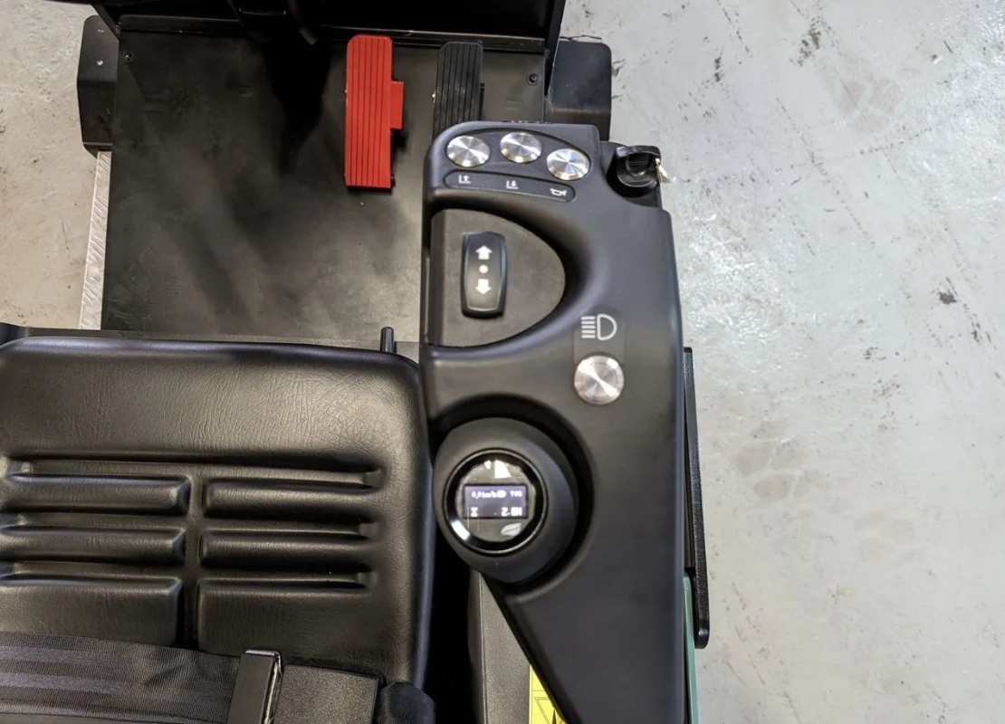 Погрузчик вилочный электрический LIMGARD FE10ATB (AGM, 2W300, ST, F-1070, 250 Ah, трехопорный)