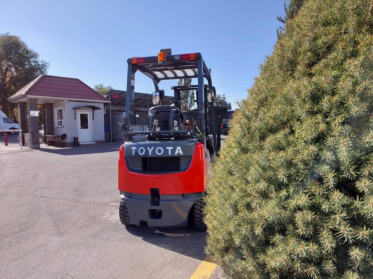 Вилочный погрузчик Toyota 8FG15
