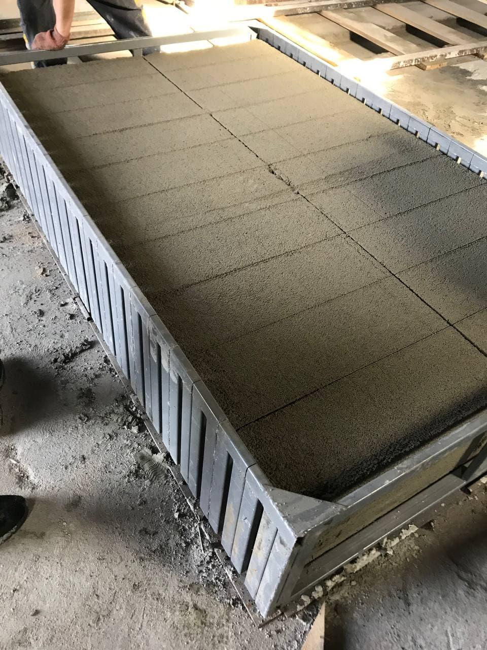 Линия для производства неавтоклавного газоблока стационарного типа МРК-25СТ производительностью 25м3 в сутки.