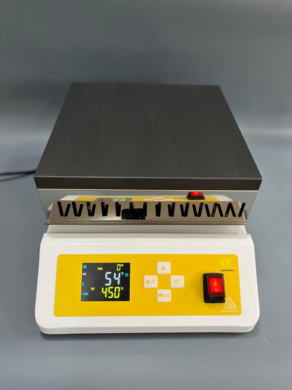 Плита нагревательная лабораторная «QazLabPribor» Модель: NZM-02К (450 , графитовая поверхность, 300*300)
