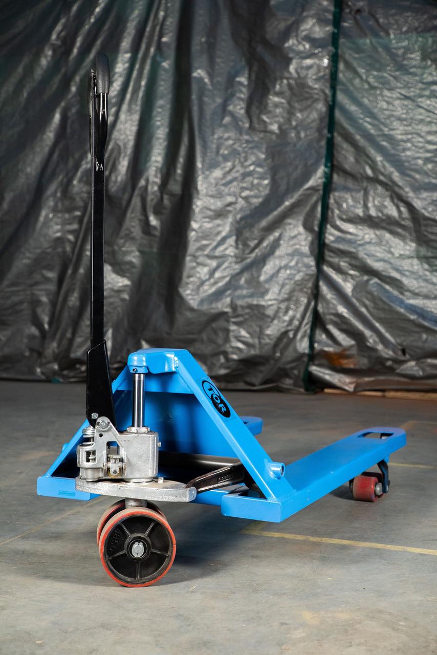 Тележка гидравлическая 2500 кг 1220х685 мм TOR RHP(BF)