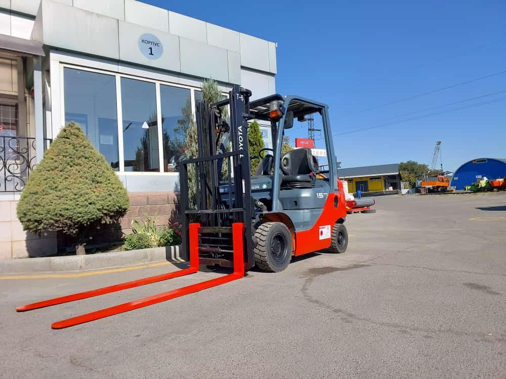 Вилочный погрузчик Toyota 8FG15