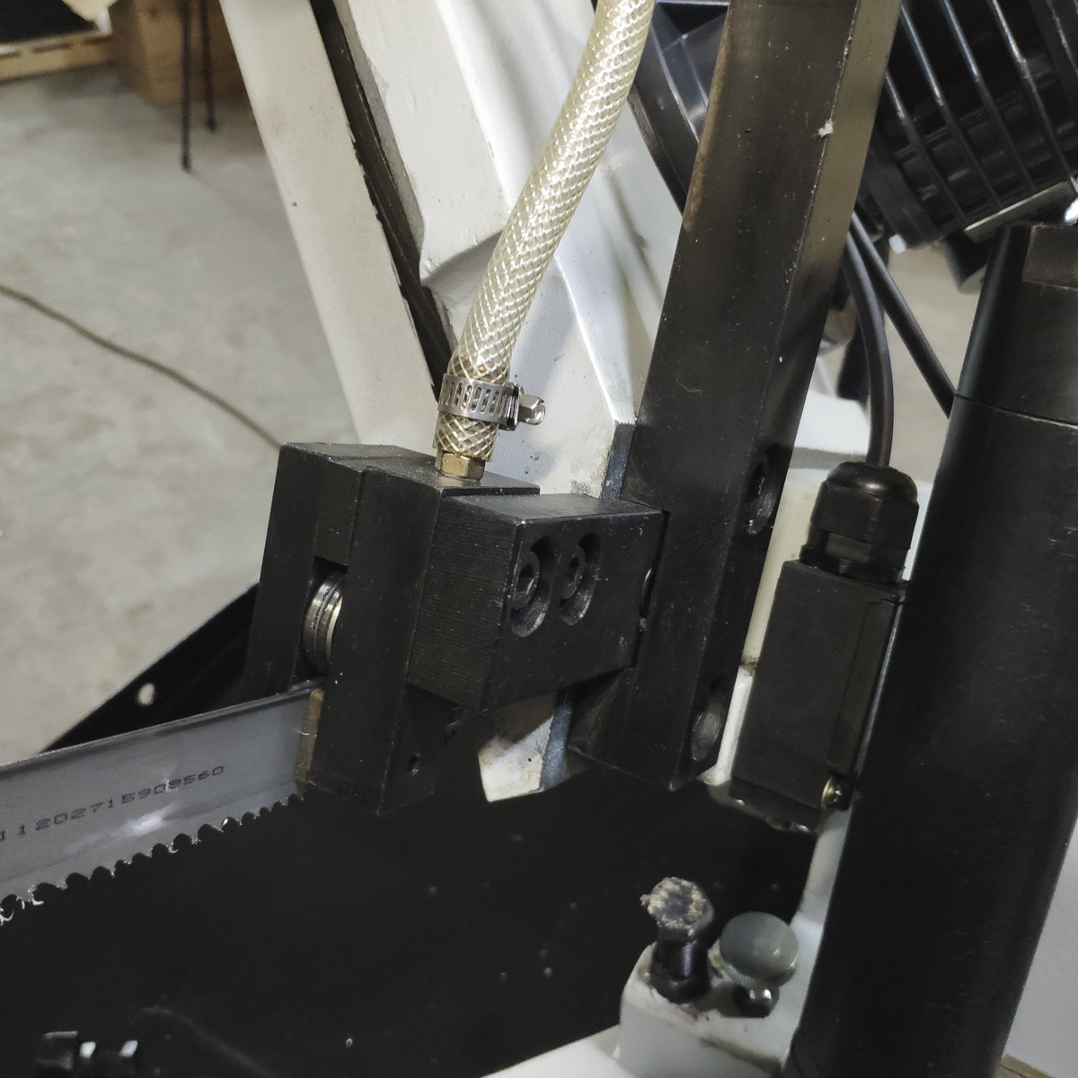 Станок ленточнопильный полуавтоматический Stalex SBS-250B