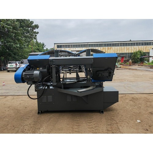 Ленточнопильный станок c поворотом пильного модуля под углом 45 - 90° MetalTec BS 300 CZ