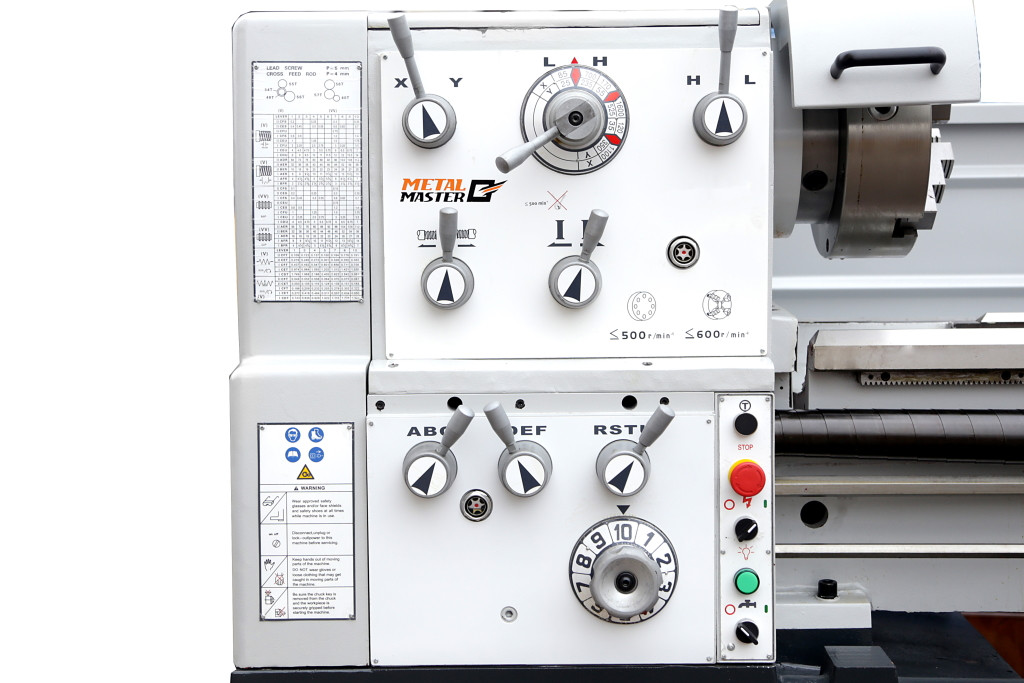 Универсальный токарно-винторезный станок METAL MASTER Z51100 DRO RFS