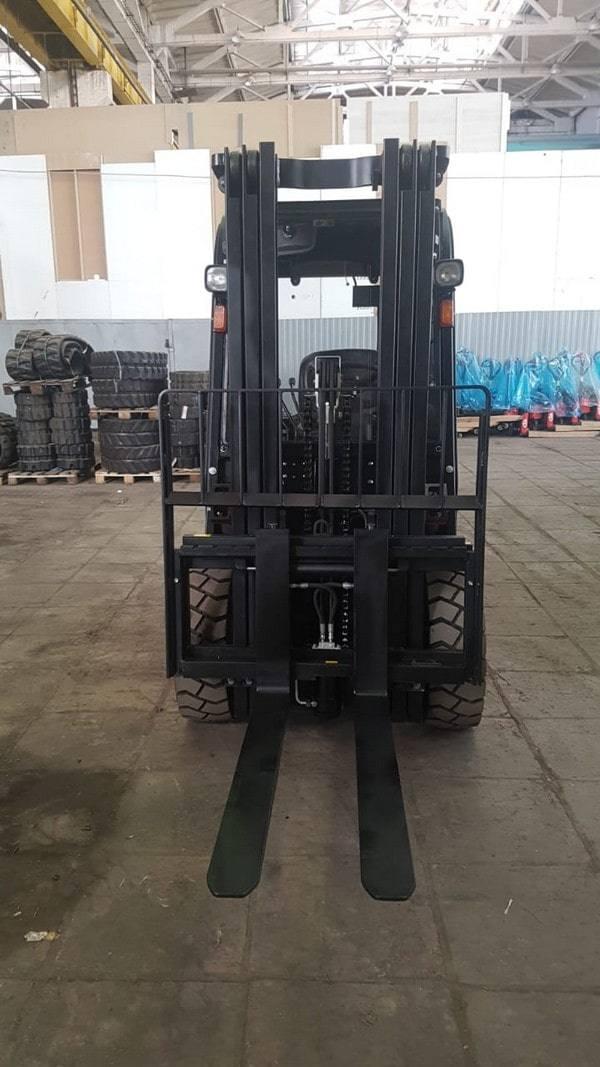 Бензиновый автопогрузчик EP CPQD30T3