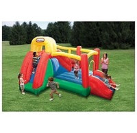 Надувной батут с двумя горками. Длина 3.8 метра, Ширина 3.3 метра, Высота 2.3 метра