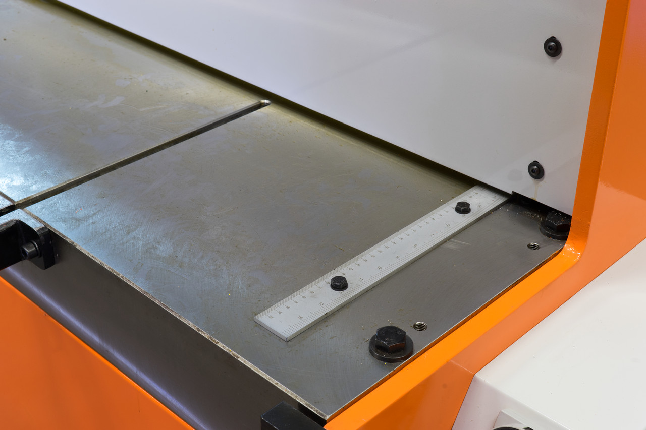 Гильотина гидравлическая Stalex THS-1320х2,5