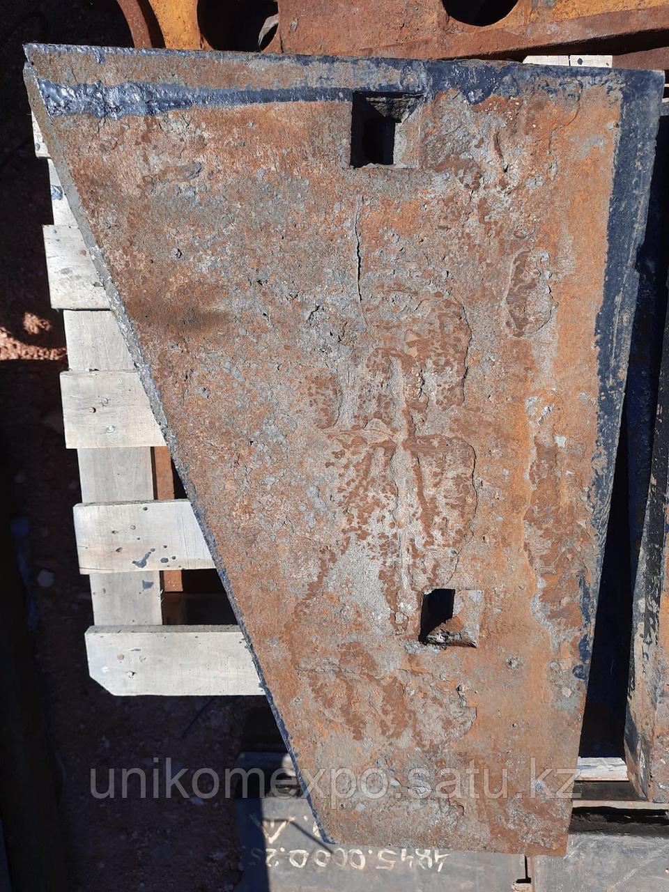 Клин нижний левый СМД-110