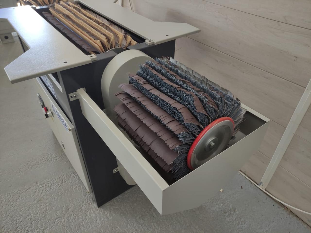 Щеточно-шлифовальный станок DELTAMACHINERY DM-S3-3