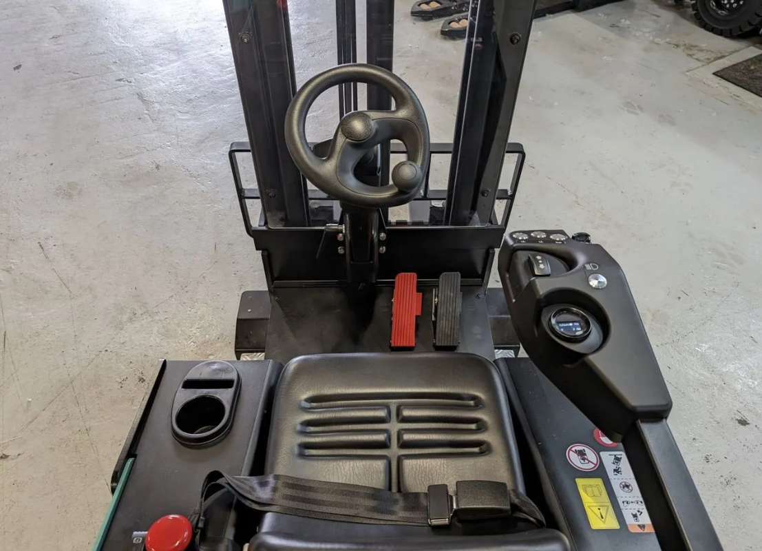 Погрузчик вилочный электрический LIMGARD FE10ATB (AGM, 2W300, ST, F-1070, 250 Ah, трехопорный)