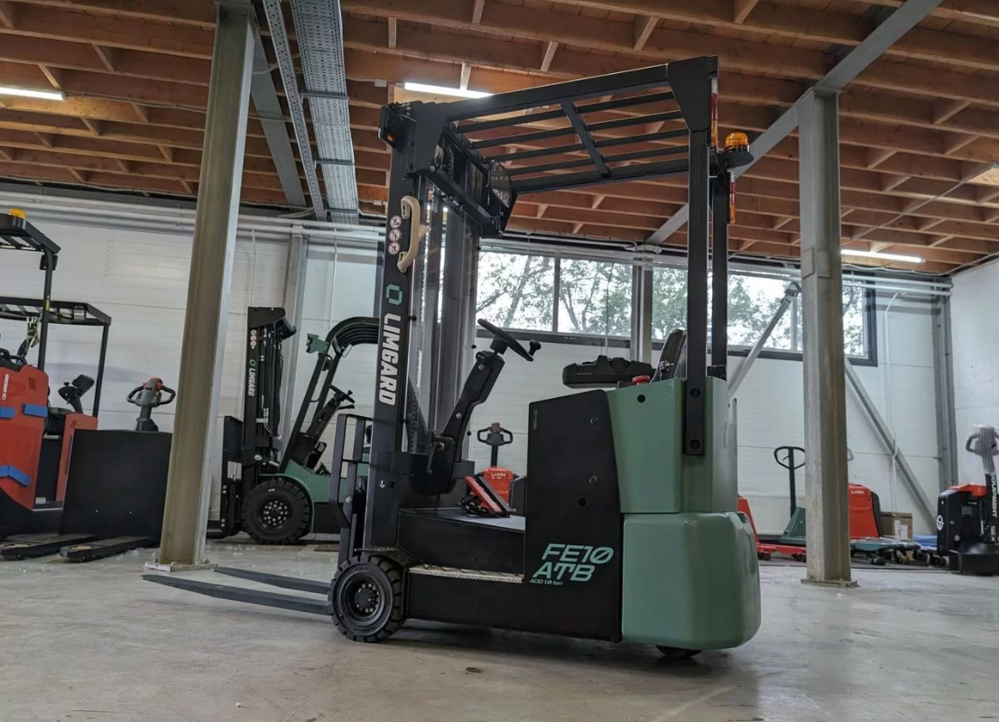 Погрузчик вилочный электрический LIMGARD FE10ATB (AGM, 2W300, ST, F-1070, 250 Ah, трехопорный)