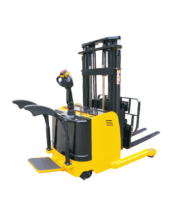 Штабелер самоходный 1,5 т 4,5 м TOR CQDH15A-I с выдвижными вилами (c платформой)