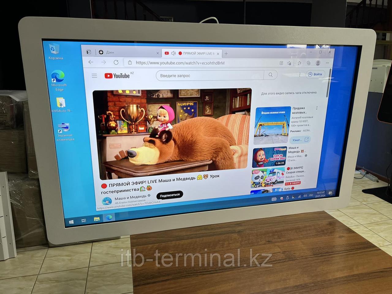 Информационный терминал 43 дюйма