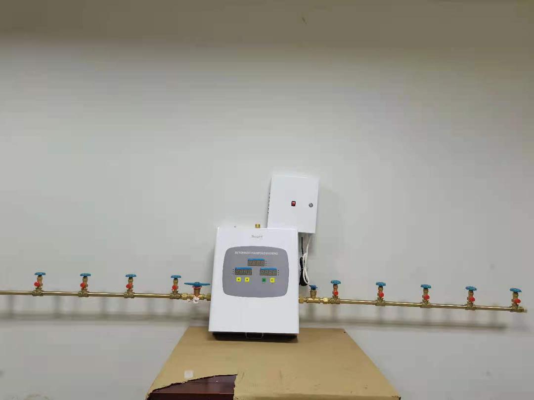 Автоматический кислородный манифольд (рампа) для медицинских газов