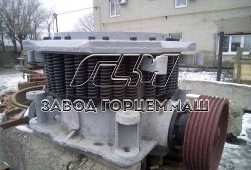 Конусная дробилка КМД 900