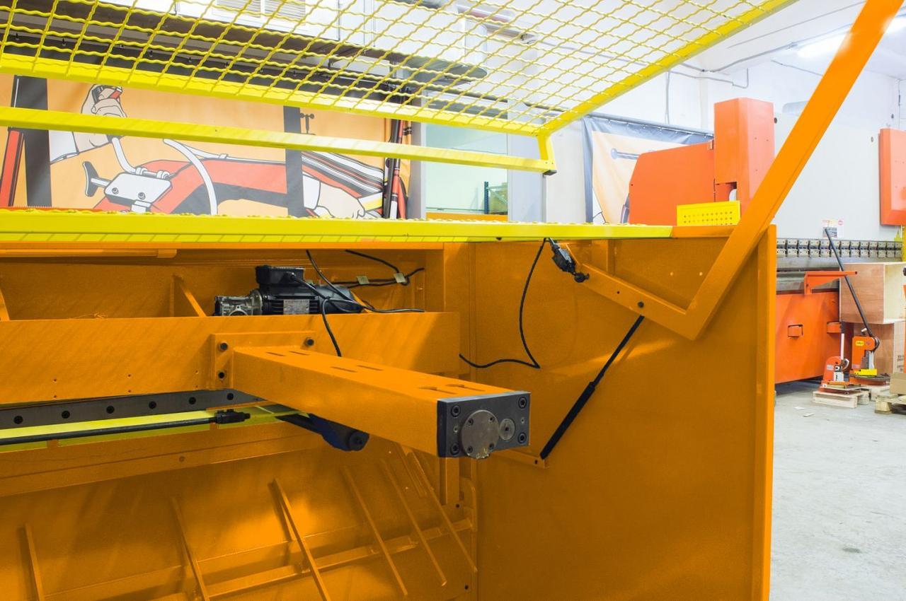 Гильотина электромеханическая Stalex Q11-4x2550NC