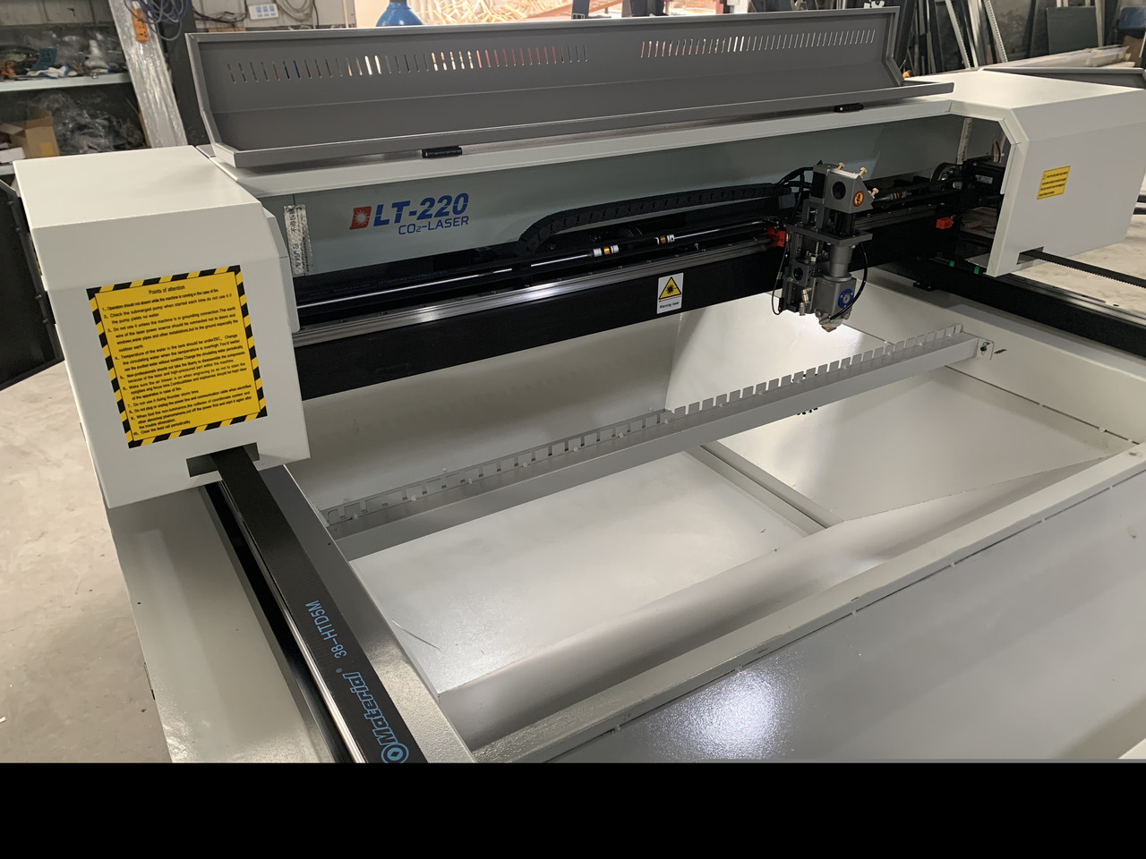 Лазерный станок Y1390LC 300WT-CO-LASER