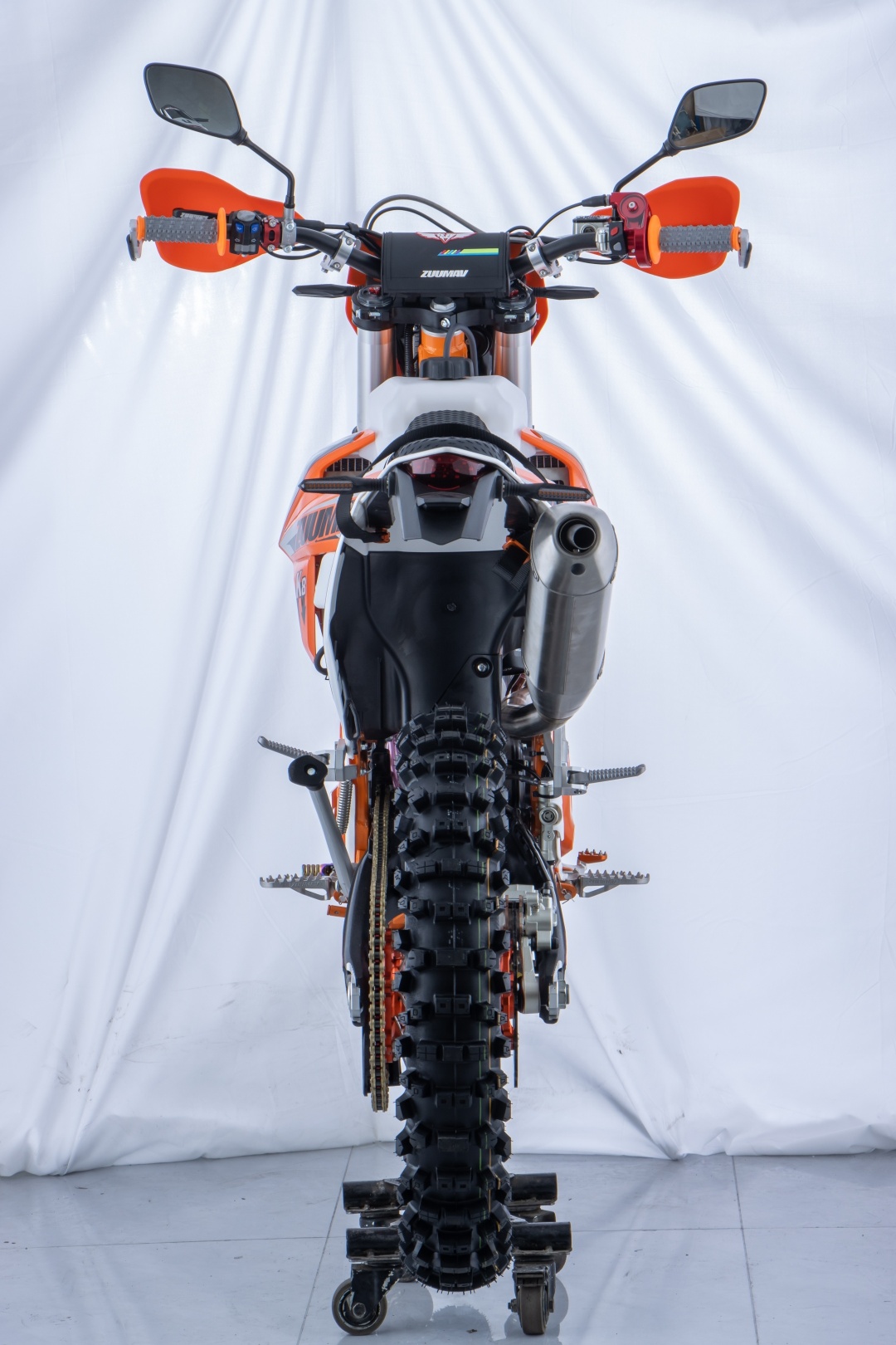 Мотоцикл ZUUMAV K8-NC300SR черный, белый, оранжевый