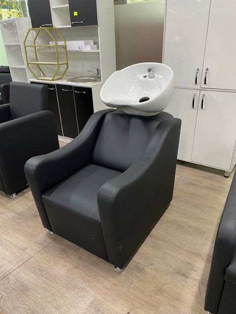 Парикмахерская мойка из эко-кожи с керамической раковиной BMMV-005